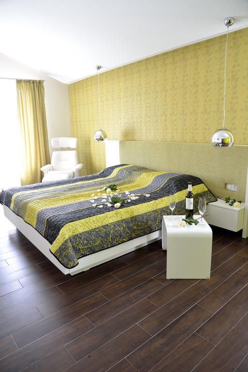 Glicinia Hotel Golden Sands Quarto foto