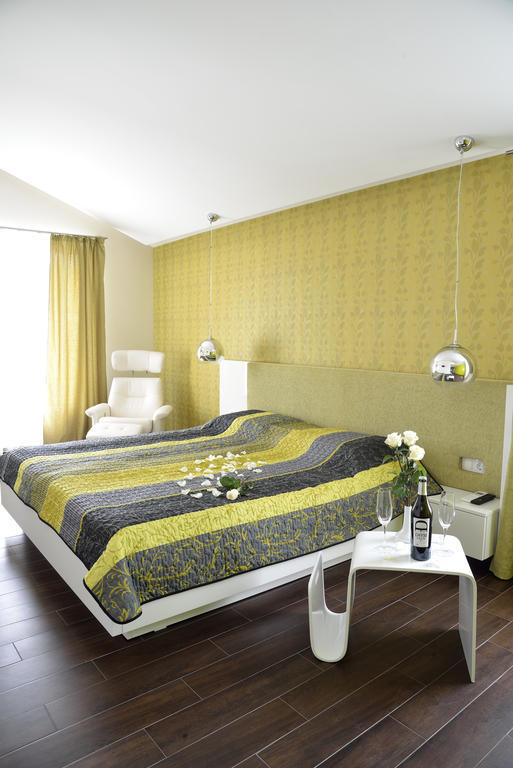 Glicinia Hotel Golden Sands Quarto foto